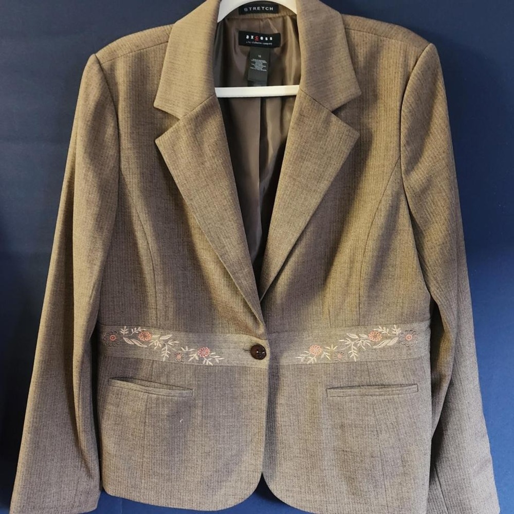 Axcess Blazer by Liz Claiborne with Floral Embordery‎